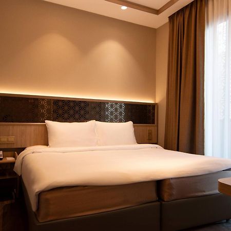 Aqueen Prestige Hotel Jalan Besar Singapur Exteriér fotografie