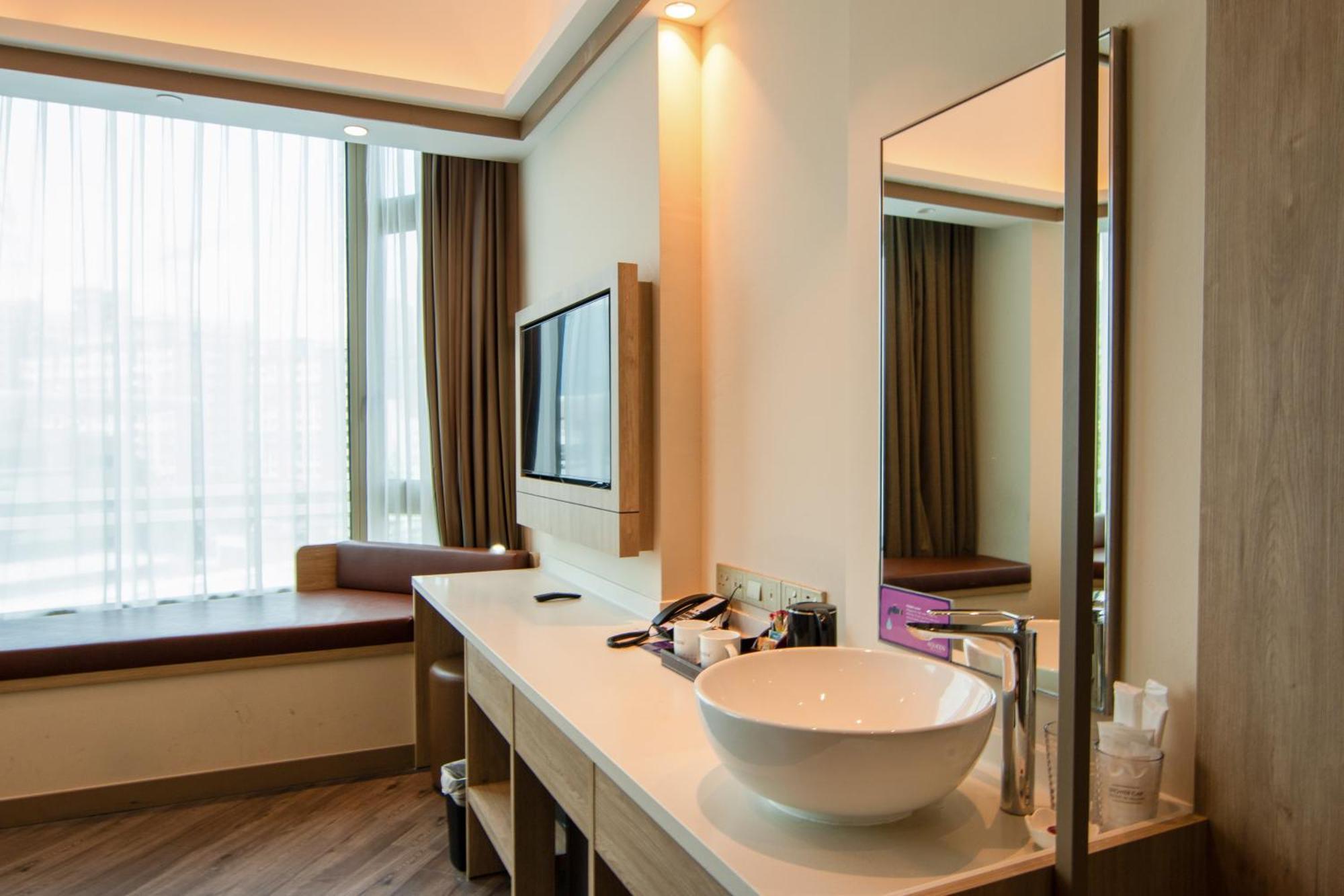 Aqueen Prestige Hotel Jalan Besar Singapur Exteriér fotografie
